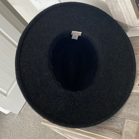 Universal Thread Fedora Hat! - Picture 3 of 5